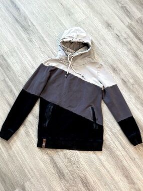 AMPERSAND AVE Women's Tri-Panel Hooded Sweatshirt